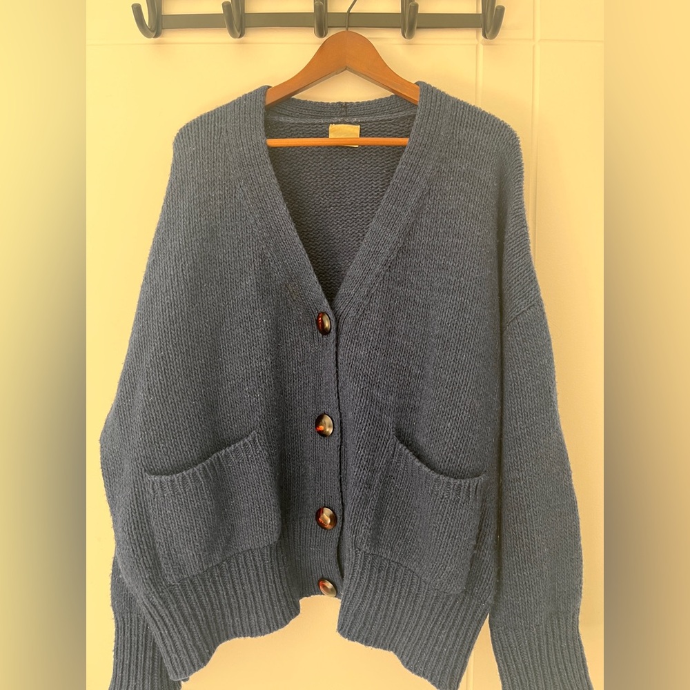 Babaa Blue Cardigan in wool